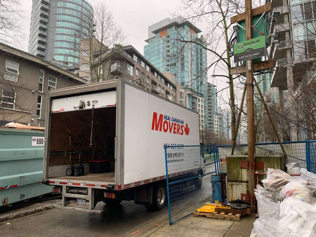 Real Canadian Movers surrey